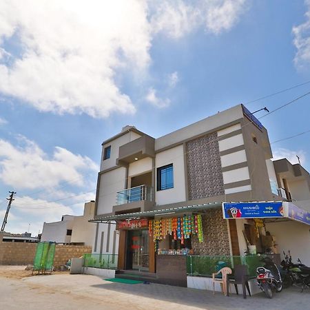 Spot On 37366 Hotel Mahalaxmi Dwarka  Luaran gambar
