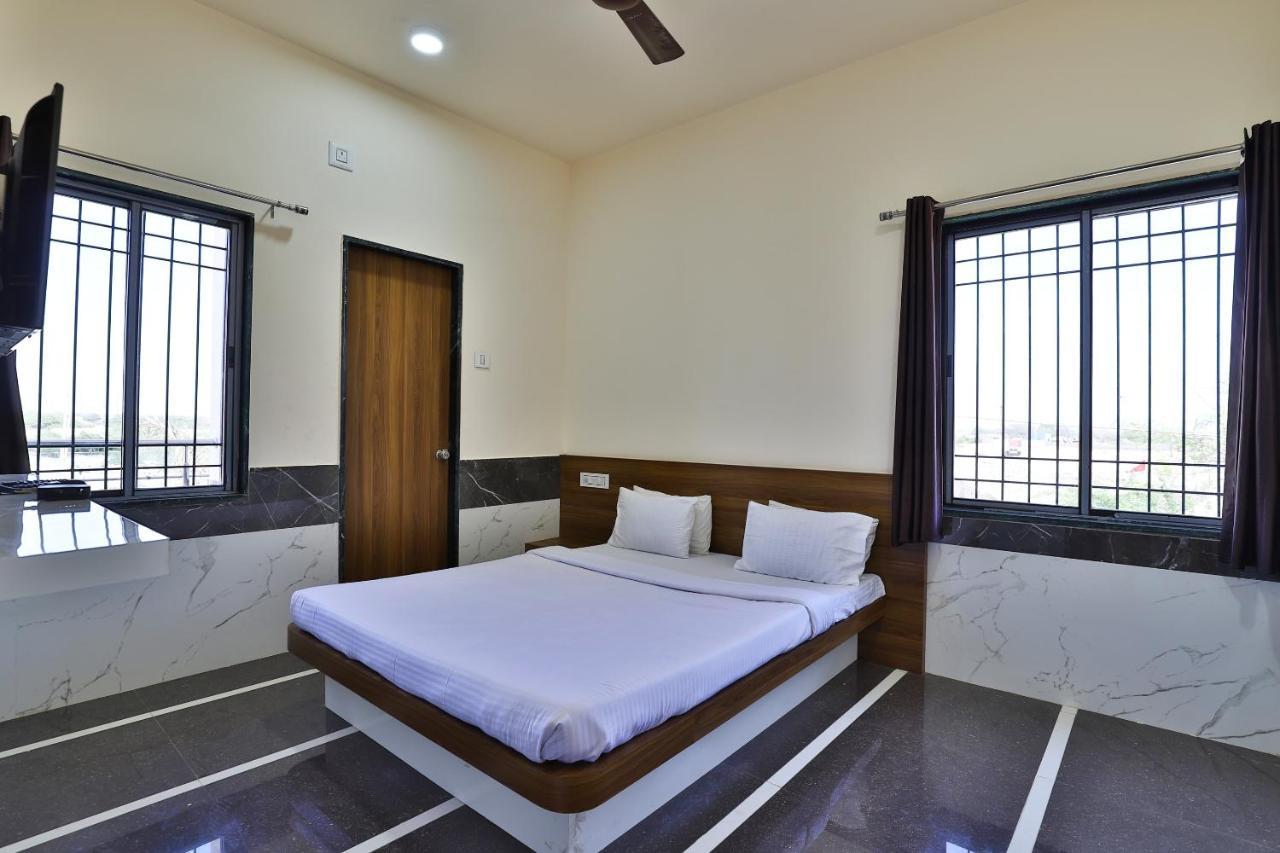 Spot On 37366 Hotel Mahalaxmi Dwarka  Luaran gambar
