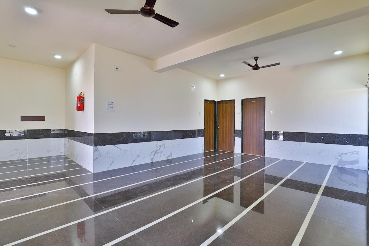 Spot On 37366 Hotel Mahalaxmi Dwarka  Luaran gambar