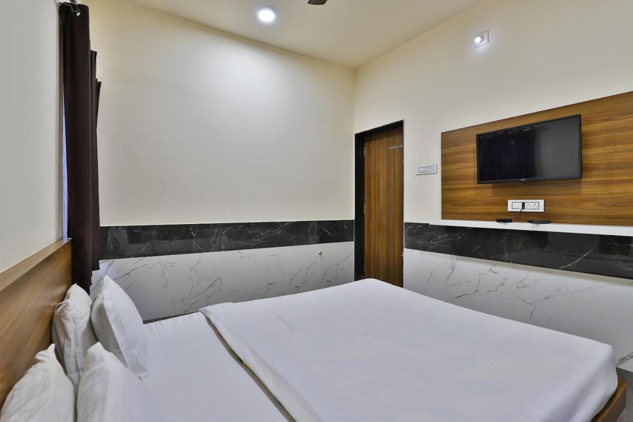 Spot On 37366 Hotel Mahalaxmi Dwarka  Luaran gambar