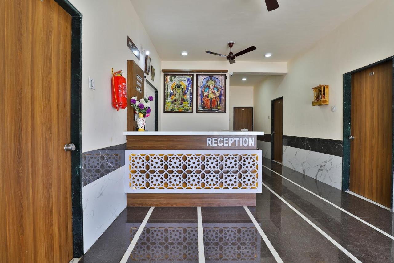 Spot On 37366 Hotel Mahalaxmi Dwarka  Luaran gambar