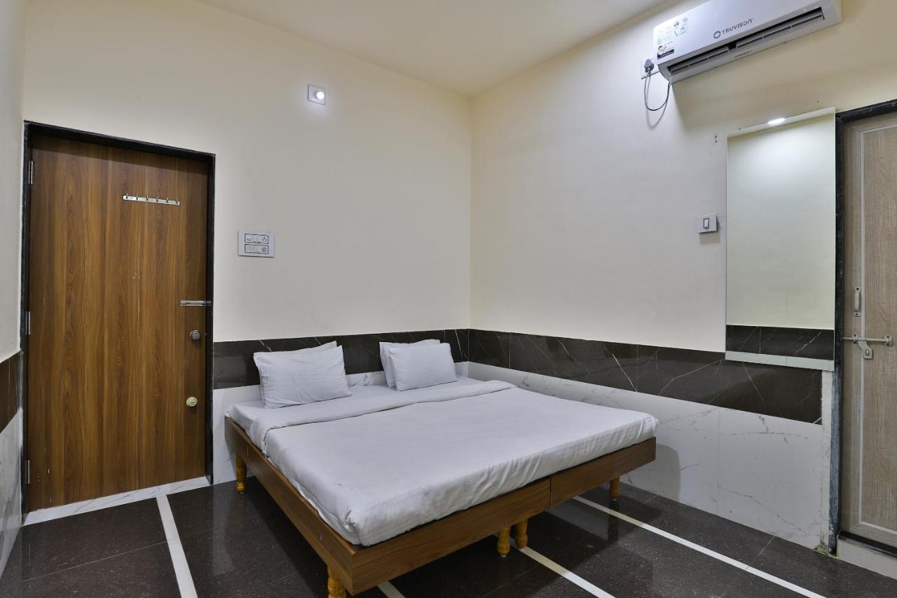 Spot On 37366 Hotel Mahalaxmi Dwarka  Luaran gambar